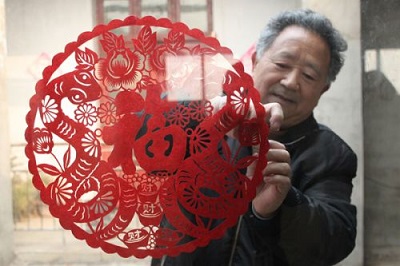 Традиционная китайская техника цзяньчжи вырезание бумаги